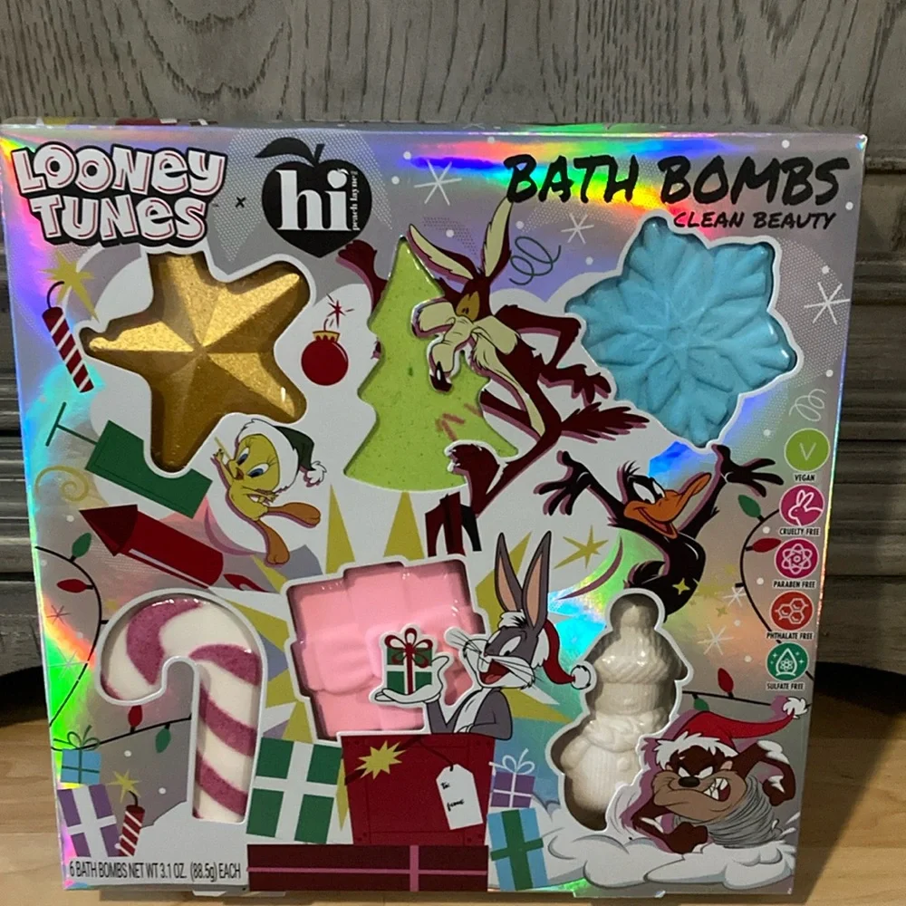 BRAND NEW BATH BOMB SET! NIB! NWT! SMOKE FREE HOME! - Picture 1 of 8